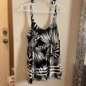 🌴 NWOT - Torrid Palm Tree Leaves Sleeveless Top Tank Top Size 2